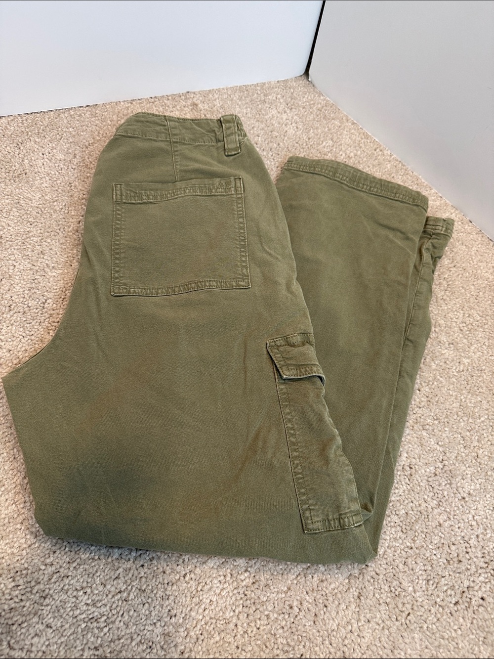 American Eagle Outfitters Olive Green Straight Leg Cargo Pants - Picture 2 of 4